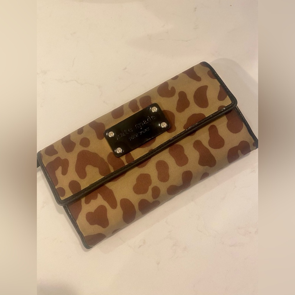 kate spade Beige and Brown Leopard Print Continental Wallet - Picture 4 of 7